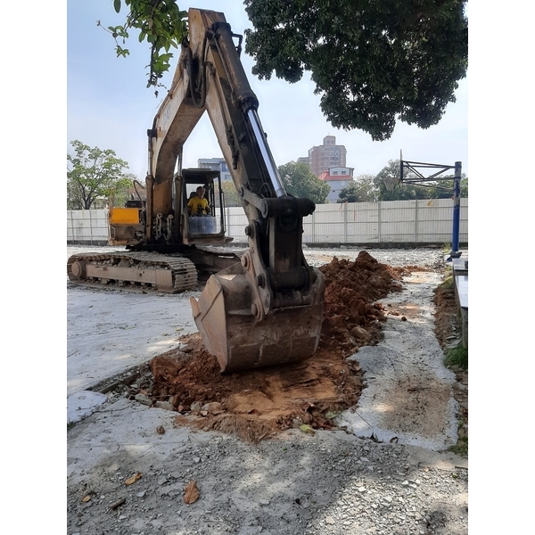 嘉義國中籃球場及排球場重建