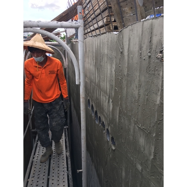 地下室外牆回填面鋪設熱熔式防水毯