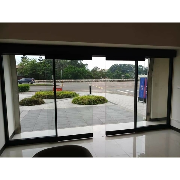 双開自動門-青葉金屬有限公司