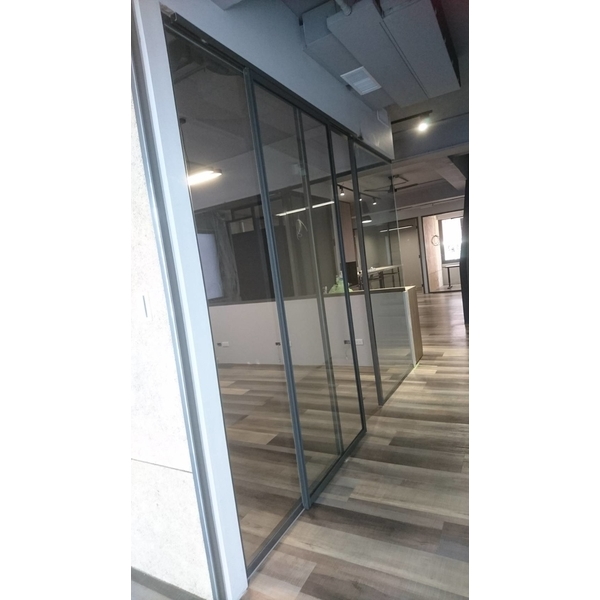 金屬固定門＆窗-青葉金屬有限公司