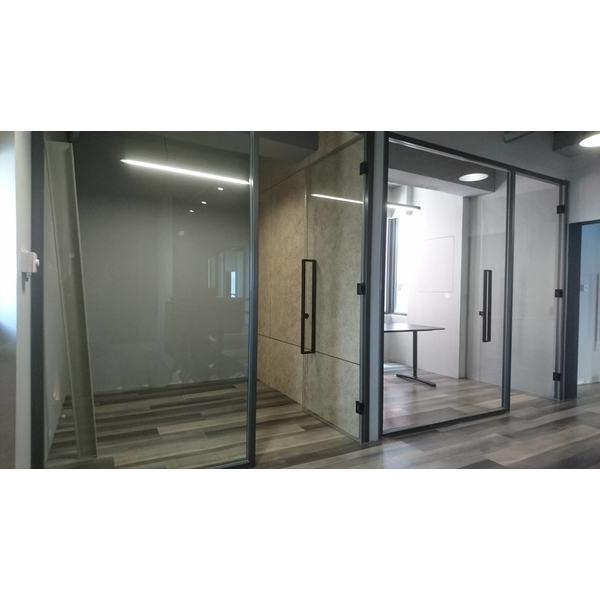 金屬固定門＆窗-青葉金屬有限公司