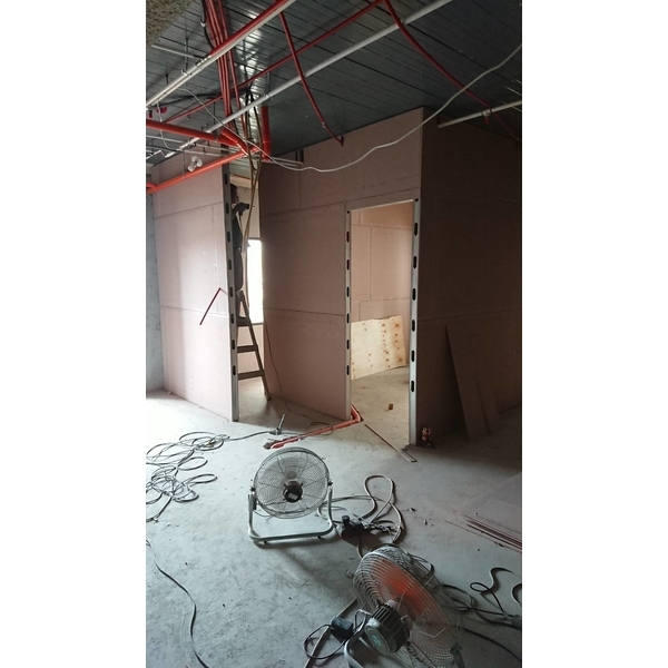 輕質灌漿牆工程