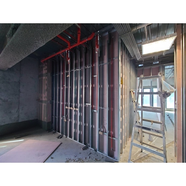 輕隔間及灌漿工程