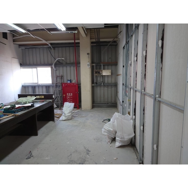 輕隔間及灌漿工程