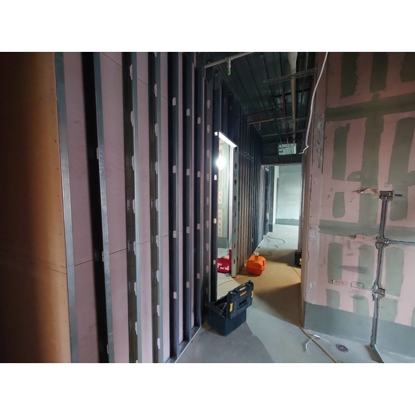 輕隔間及灌漿工程