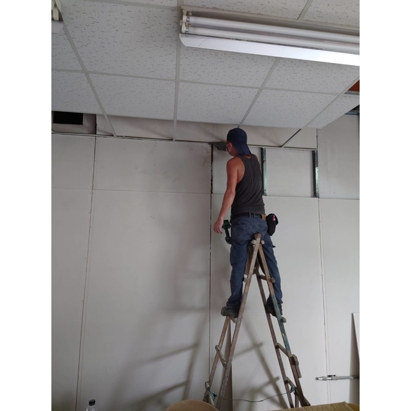 輕隔間及灌漿工程