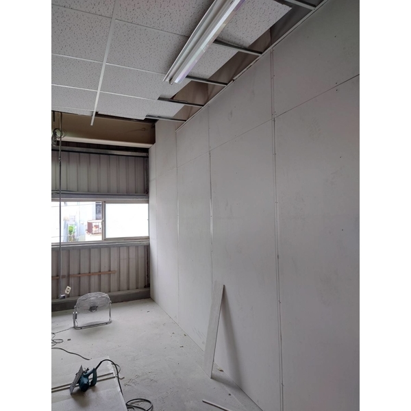 輕隔間及灌漿工程