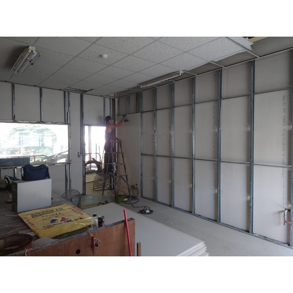 輕隔間及灌漿工程