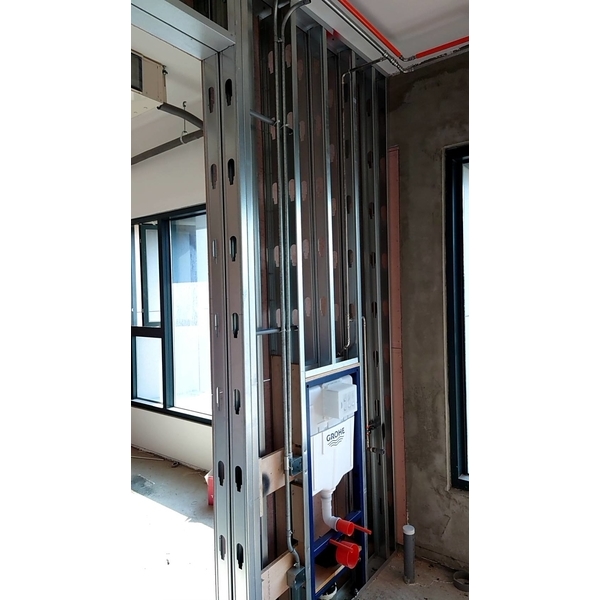 輕隔間及灌漿工程