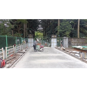 切割縫-植物園人行道