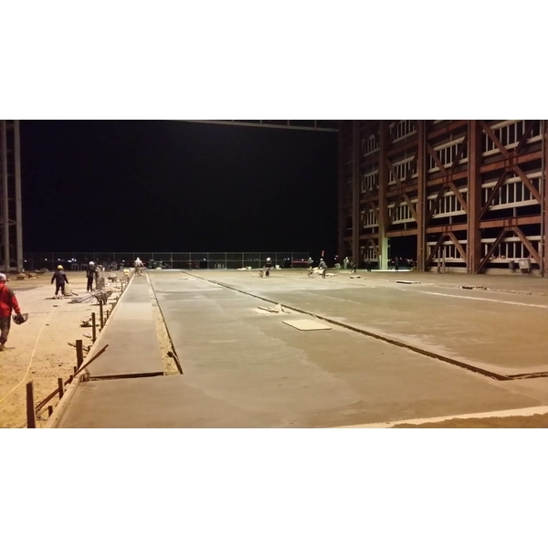 金鋼砂地坪(長榮航空四機棚)