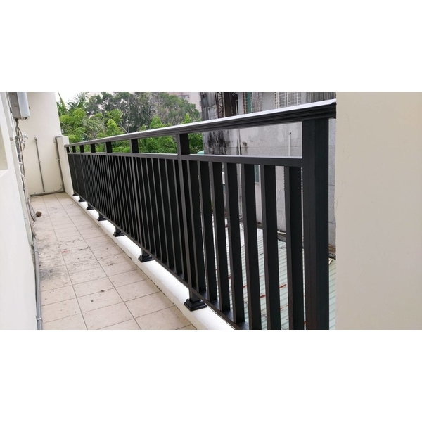 陽台欄杆