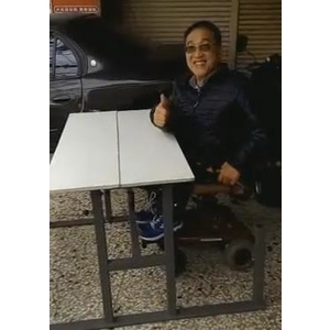 無障礙愛心連體桌椅