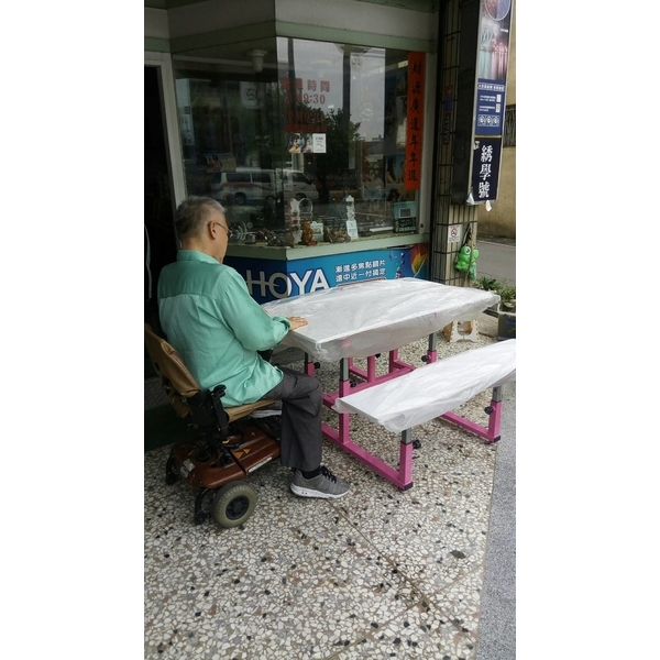 無障礙桌椅 無障礙桌椅-通好行