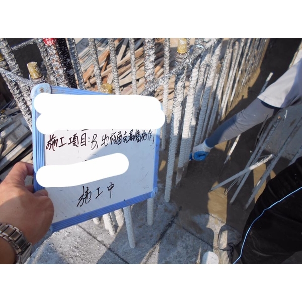 樓層接縫，塗佈滲透結晶材防水-謙丞工程有限公司