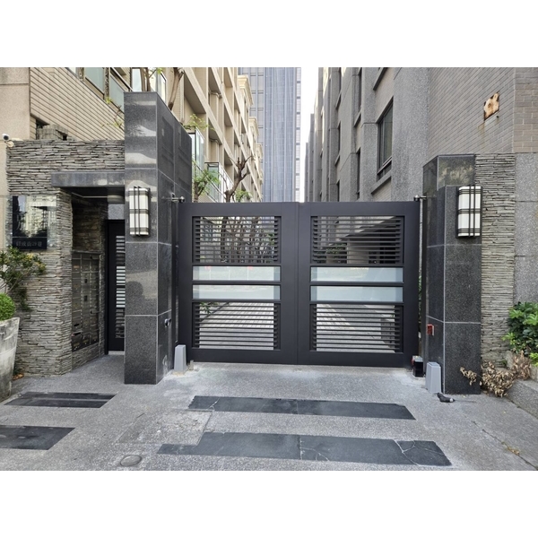 白鐵烤漆大門,瀚達實業社