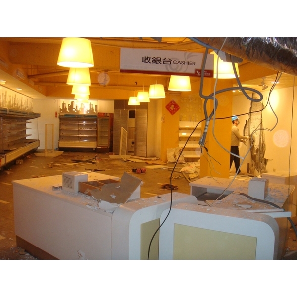 泰安休息站拆除中