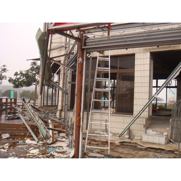 泰安休息站拆除中