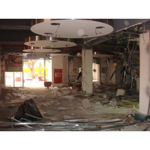 泰安休息站拆除中