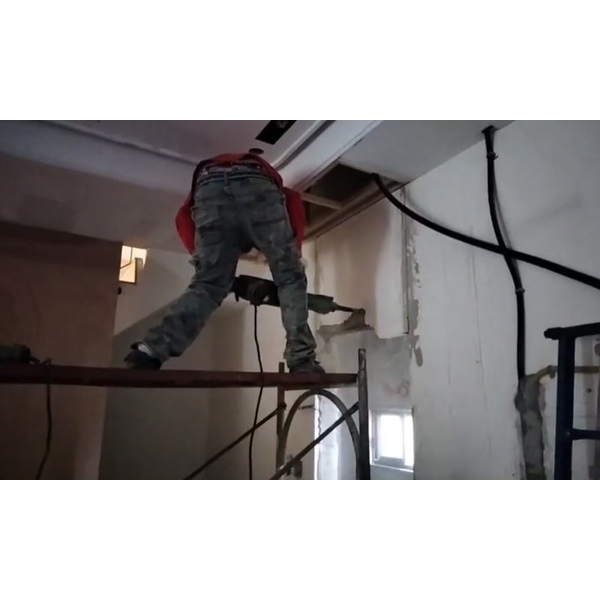 【勁猛工程行】∣中部拆除工程∣門洞加高,勁猛工程行