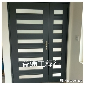 琉化銅門