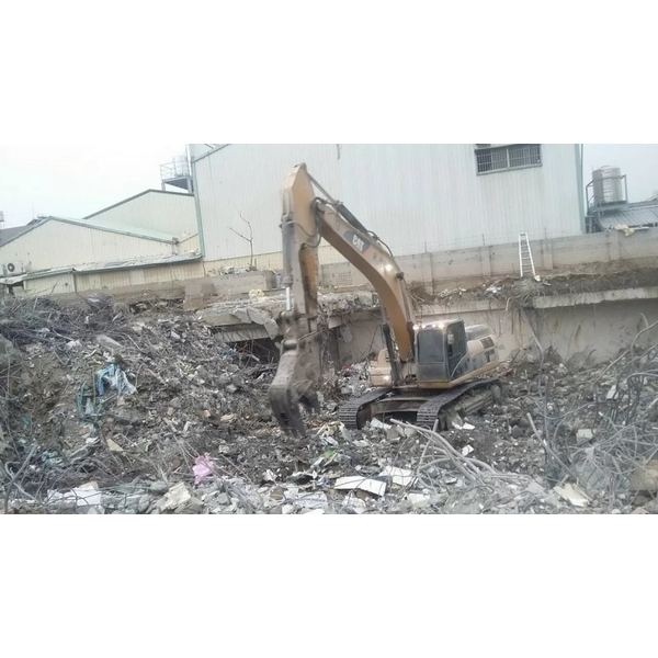 台南維冠金龍大樓倒塌救災-大樓拆除