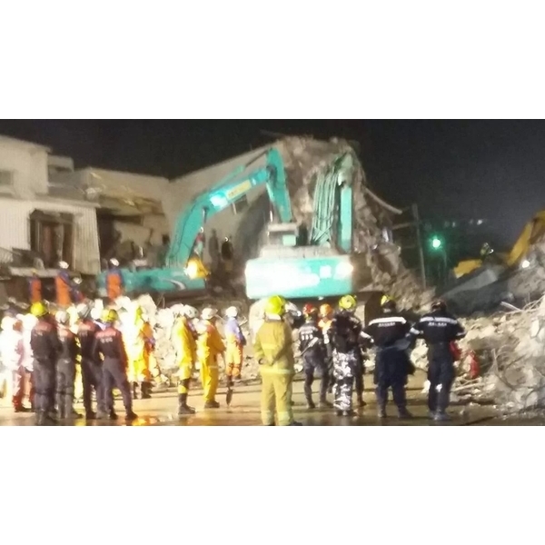 台南維冠金龍大樓倒塌救災-大樓拆除