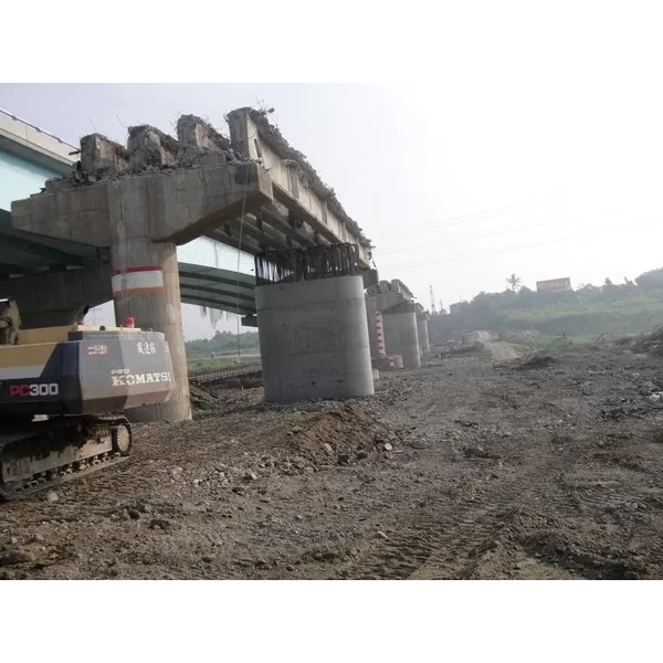 橋樑拆除-橋墩拆除及橋面切割拆除工程