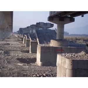 橋樑拆除-橋墩拆除及橋面切割拆除工程