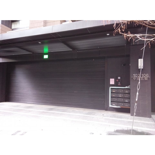 YC-40B透氣防颱捲門-岳進興金屬門窗有限公司