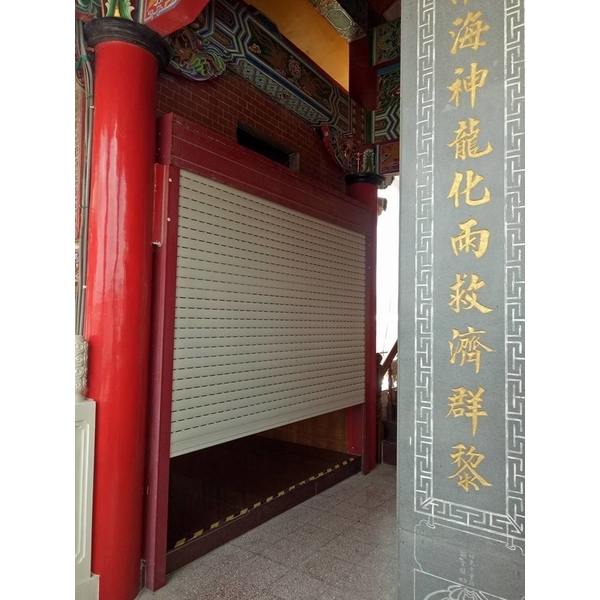 龍潭.南天宮-透氣防颱捲門窗