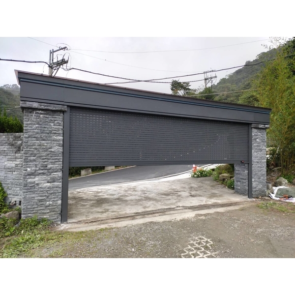 陽明山至善路三段-别墅大門-岳進興金屬門窗有限公司