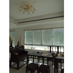 透氣防颱捲門窗