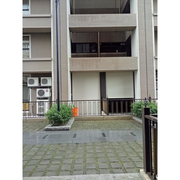 蘆洲希望城市-防颱透氣捲門窗加裝案例-岳進興金屬門窗有限公司