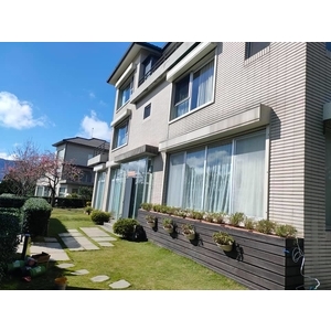 透氣防颱捲門窗