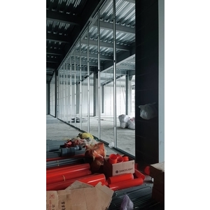 輕隔間施工中
