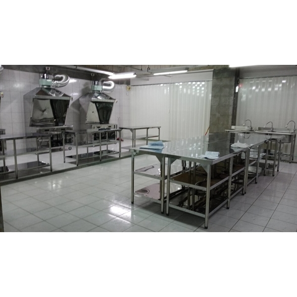 餐廳廚房規劃施工(冰箱、不銹鋼炒檯、靜電抽油煙機) 3張-順發科技工程行