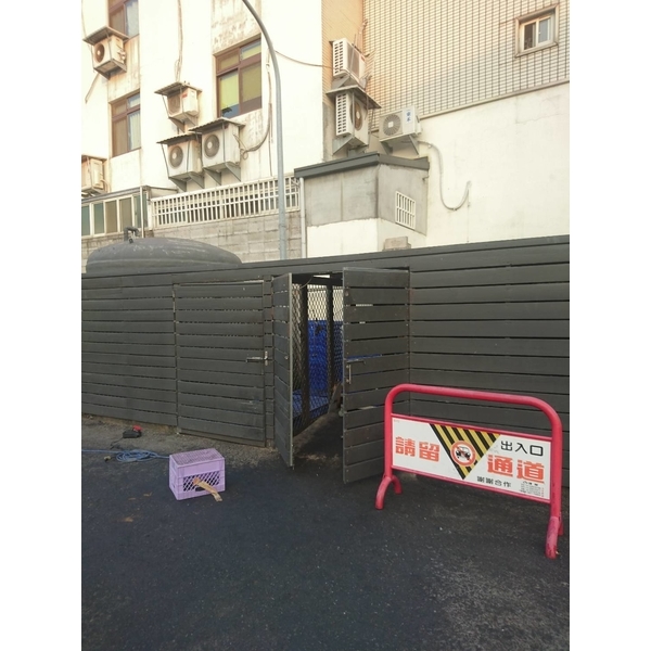 儲藏室（南方松+鐵件骨架）-益祿裝潢有限公司