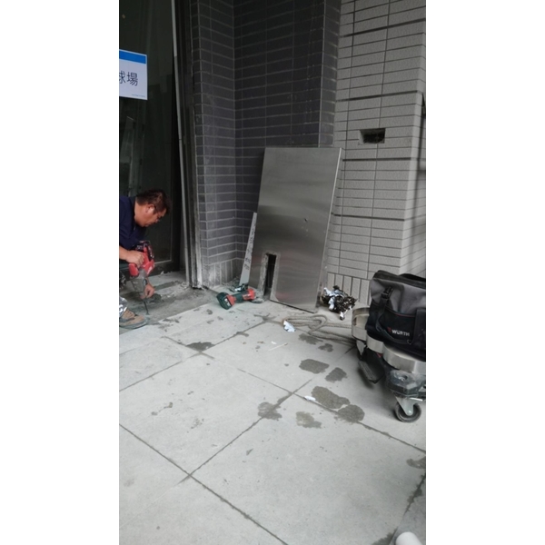 泳池出入口捷水溝