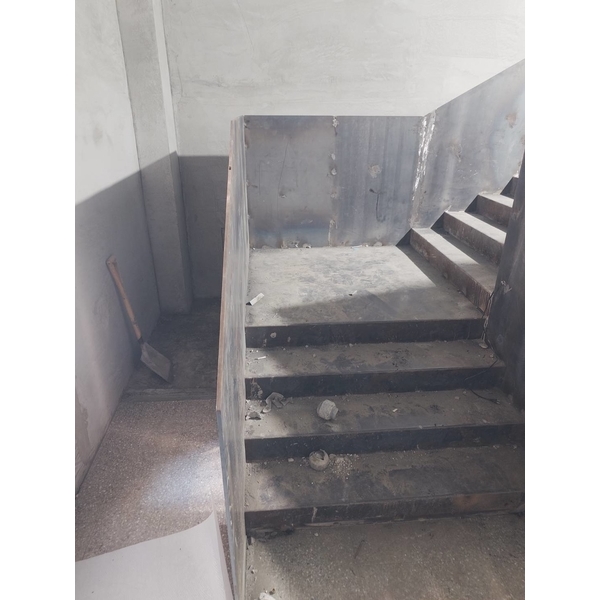 鋼板造型樓梯-益祿裝潢有限公司