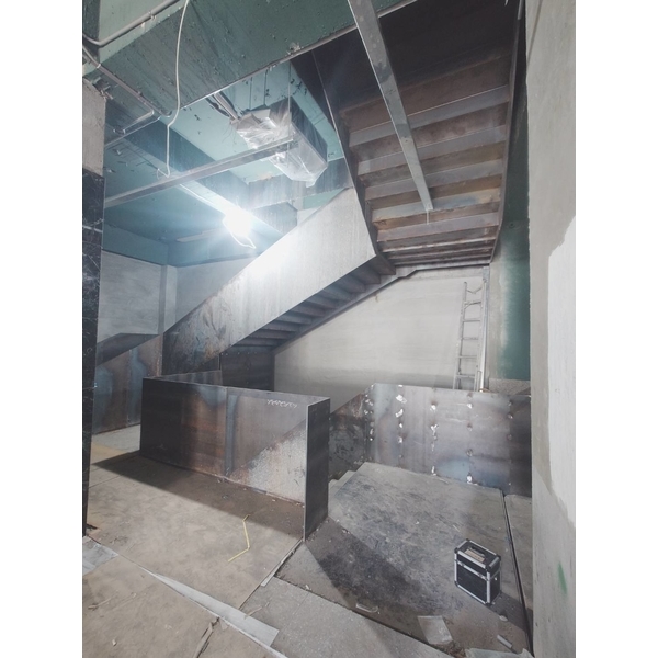 鋼板造型樓梯-益祿裝潢有限公司