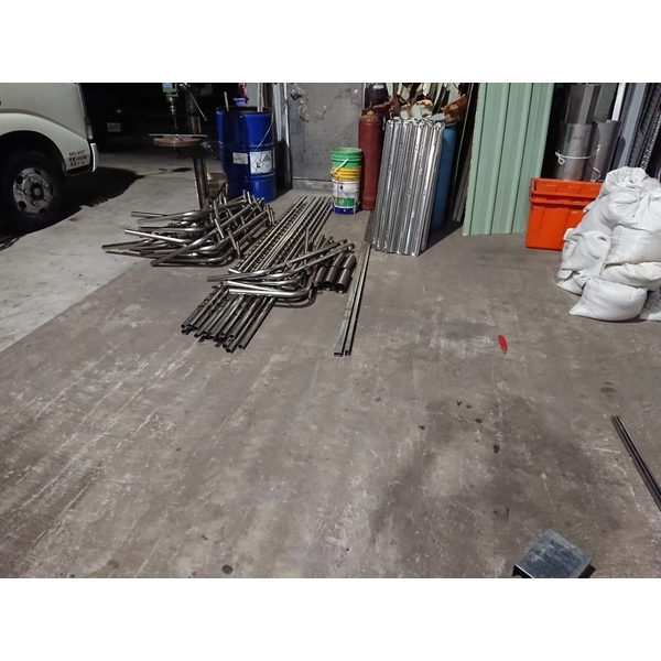 不銹鋼戶外曬衣架施工中,益祿裝潢有限公司