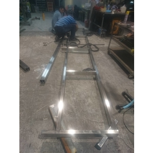 不銹鋼雨遮組裝