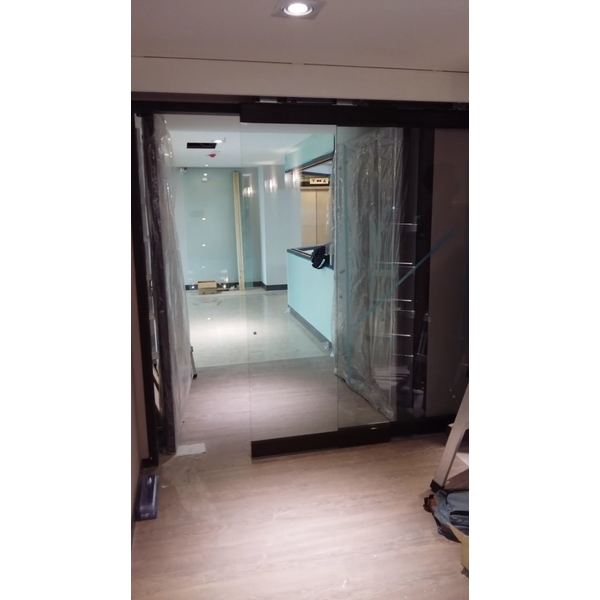 雙扇開單邊自動門 雙扇開單邊自動門,極鑫自動門