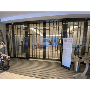 三扇各開重疊自動門 2張