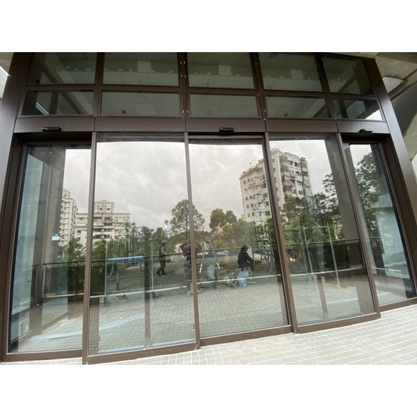 三扇各開重疊自動門 2張-極鑫自動門