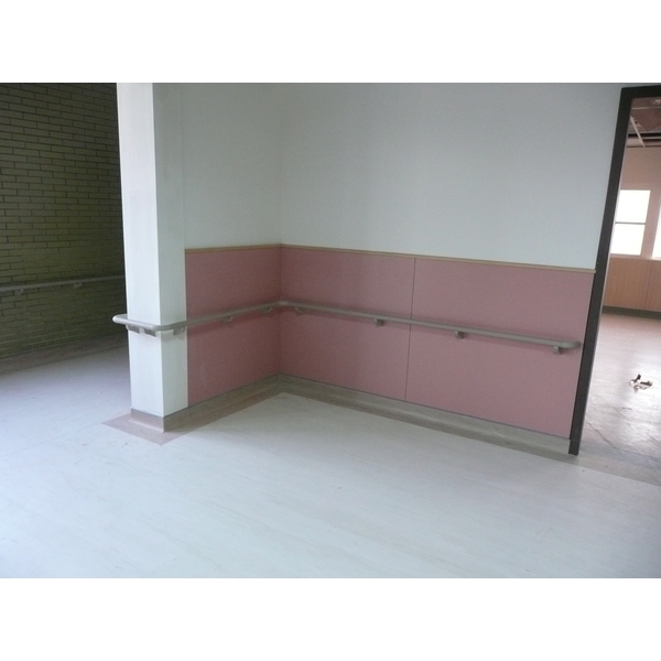 防撞圓型扶手 防撞圓型扶手,漣贏企業有限公司