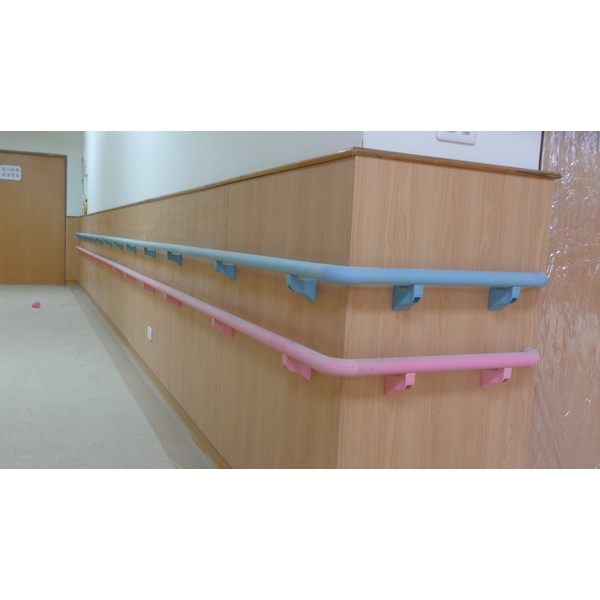 防撞圓型扶手 防撞圓型扶手,漣贏企業有限公司