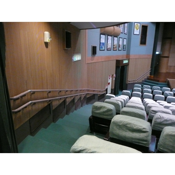 防撞圓型扶手 防撞圓型扶手,漣贏企業有限公司