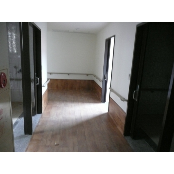 防撞圓型扶手 防撞圓型扶手,漣贏企業有限公司